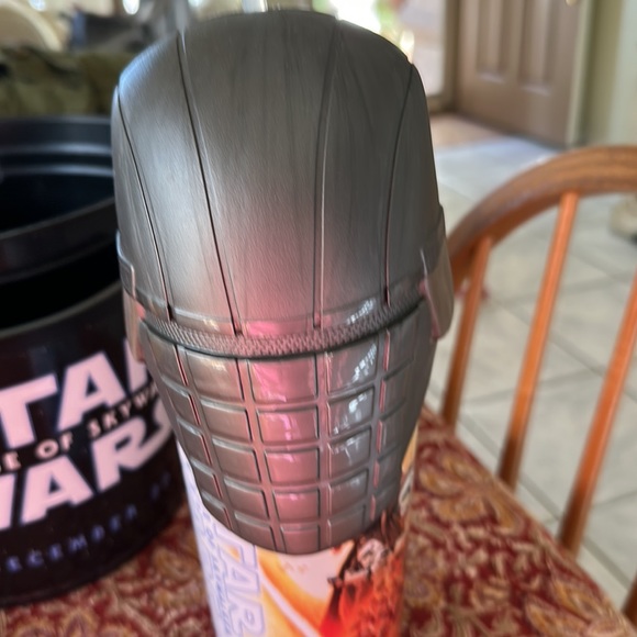 Star Wars Rise of Skywalker movie theatre drink/popcorn holders - Picture 6 of 8